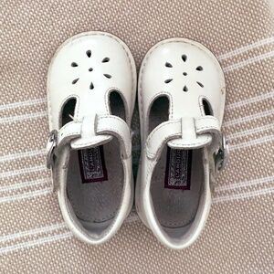 L'Amour Toddler Size 5 Girl's Shoes